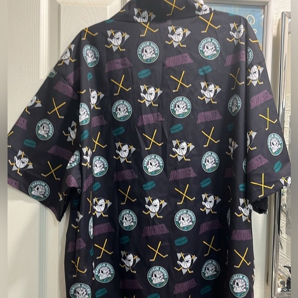 New WithOut Tags Anaheim Ducks Button Up Short Sleeve. - Picture 6 of 12